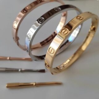 Classic Stylish Love Bracelets/18K Gold Plated
